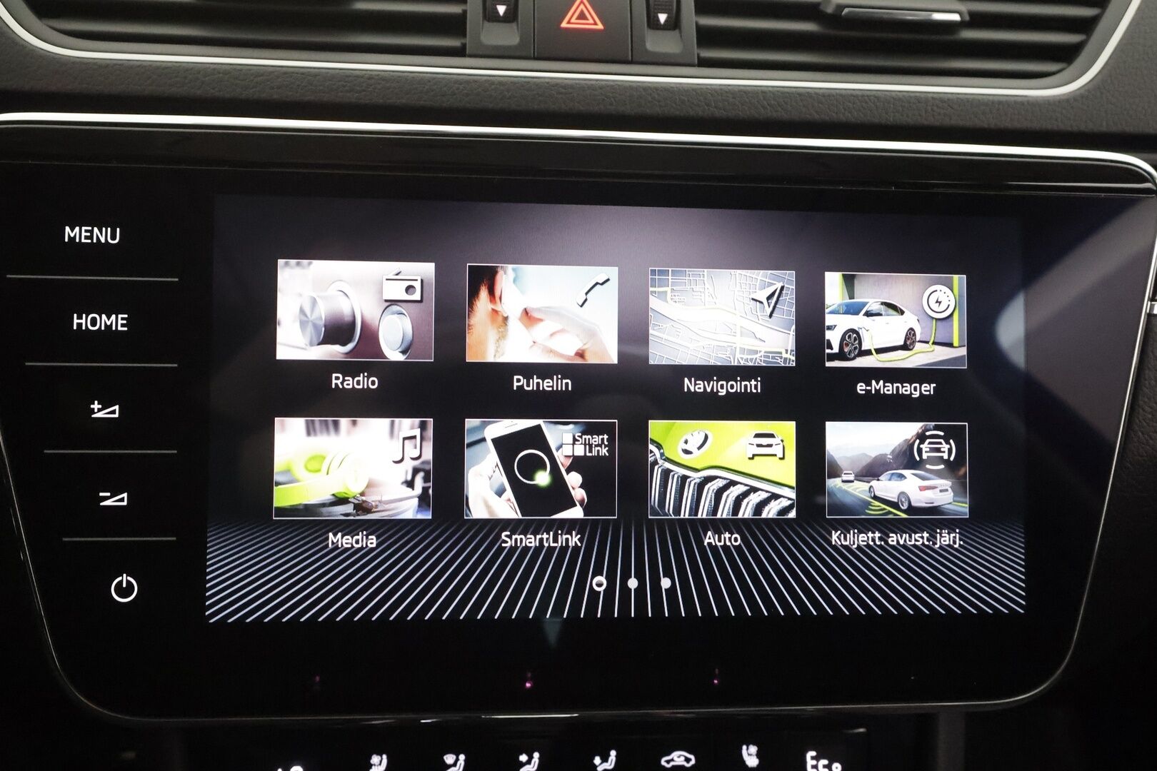 Skoda Superb 2024 Combi 1.4 TSI PHEV L&K iV BusinessLine DSG Autom. - | ACC | Webasto | Canton | Matrix | Ilmastoidut muistipenkit | Panorama | 360° | Digimittaristo | Lämm. ratti | Keyless | 1-om suomiauto | ALV | 