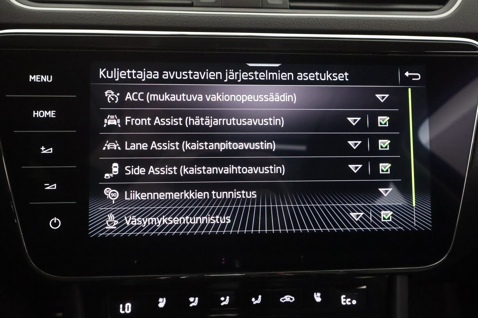 Skoda Superb 2024 Combi 1.4 TSI PHEV L&K iV BusinessLine DSG Autom. - | ACC | Webasto | Canton | Matrix | Ilmastoidut muistipenkit | Panorama | 360° | Digimittaristo | Lämm. ratti | Keyless | 1-om suomiauto | ALV | 