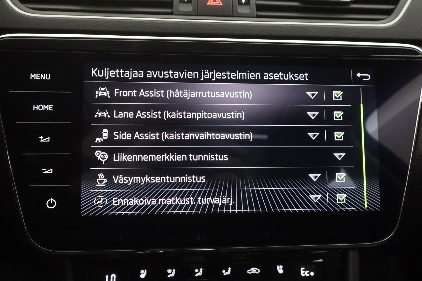 Skoda Superb 2024 Combi 1.4 TSI PHEV L&K iV BusinessLine DSG Autom. - | ACC | Webasto | Canton | Matrix | Ilmastoidut muistipenkit | Panorama | 360° | Digimittaristo | Lämm. ratti | Keyless | 1-om suomiauto | ALV | 