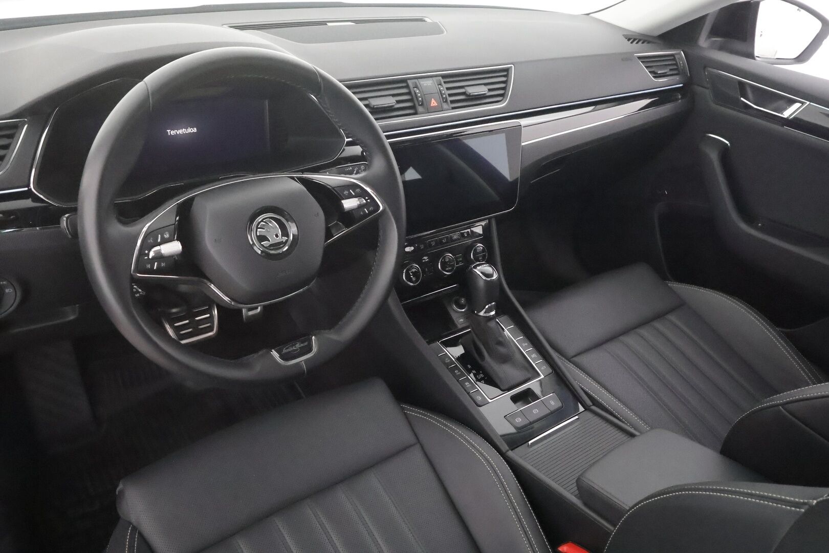 Skoda Superb 2024 Combi 1.4 TSI PHEV L&K iV BusinessLine DSG Autom. - | ACC | Webasto | Canton | Matrix | Ilmastoidut muistipenkit | Panorama | 360° | Digimittaristo | Lämm. ratti | Keyless | 1-om suomiauto | ALV | 