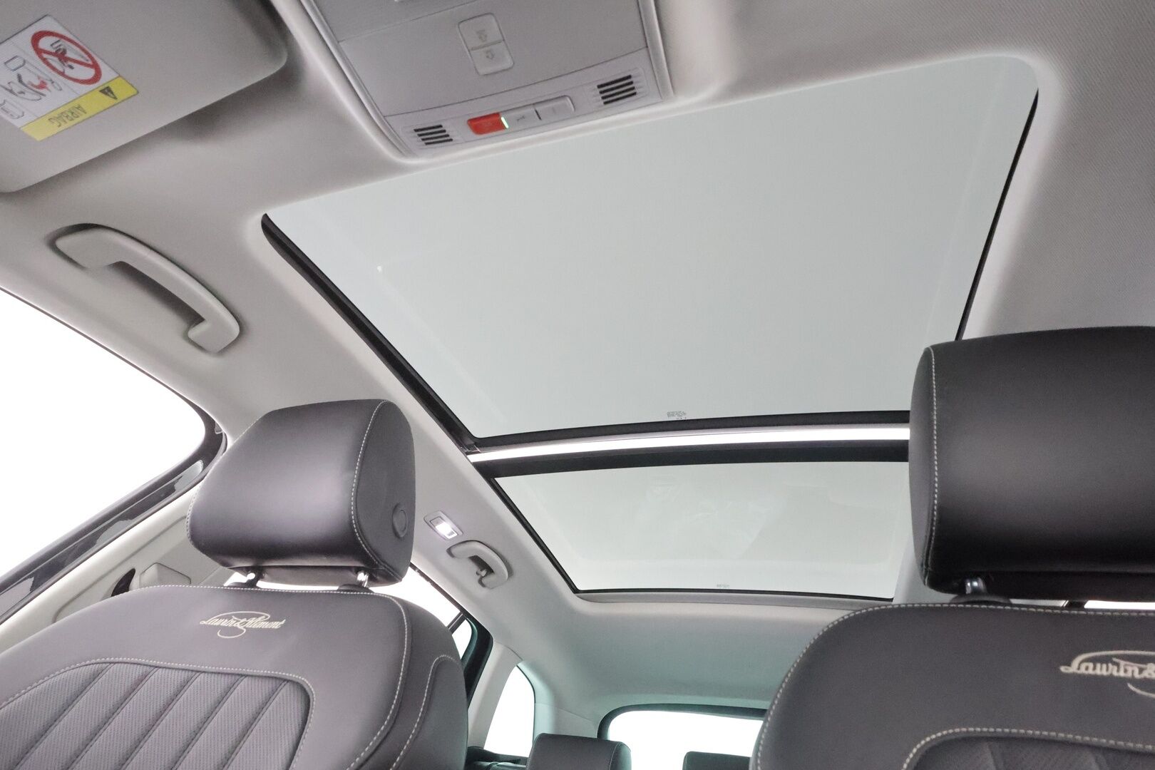 Skoda Superb 2024 Combi 1.4 TSI PHEV L&K iV BusinessLine DSG Autom. - | ACC | Webasto | Canton | Matrix | Ilmastoidut muistipenkit | Panorama | 360° | Digimittaristo | Lämm. ratti | Keyless | 1-om suomiauto | ALV | 