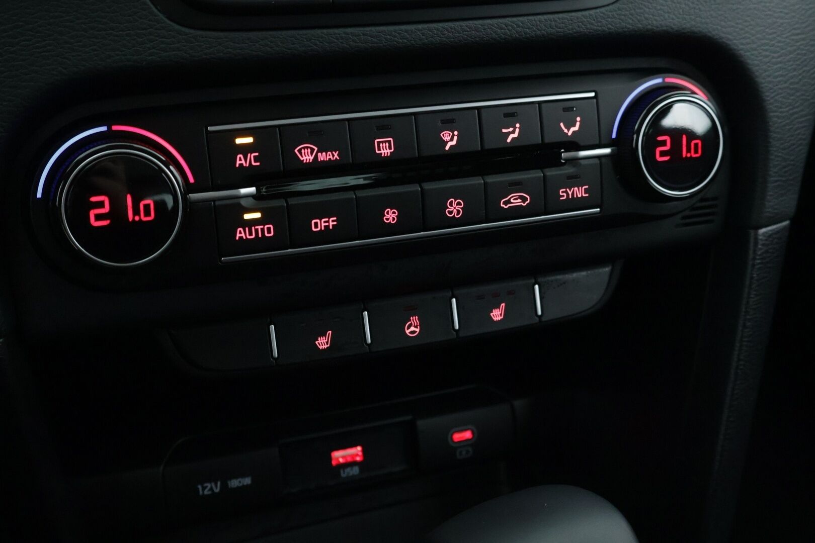 Kia Ceed 2024 1,5 T-GDI 160 hv EX SW DCT * Suomi-auto / P.kamera  / Vakkari / Lane Assist / Xenon / Ratinlämmitin *
