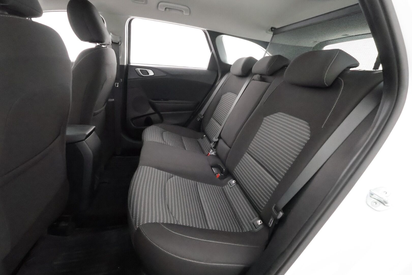Kia Ceed 2023 1,5 T-GDI 160hv EX SW DCT - | 1-om suomiauto | Merkkihuollettu | P.kamera | Vakkari | Lämm. ratti | Apple & Android | Lane Assist | Hätäjarrutusavustin | 2x renkaat aluin | 