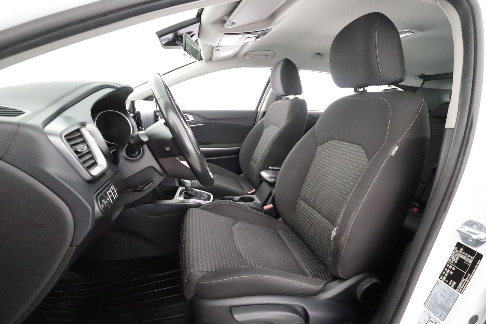 Kia Ceed 2023 1,5 T-GDI 160hv EX SW DCT - | 1-om suomiauto | Merkkihuollettu | P.kamera | Vakkari | Lämm. ratti | Apple & Android | Lane Assist | Hätäjarrutusavustin | 2x renkaat aluin | 