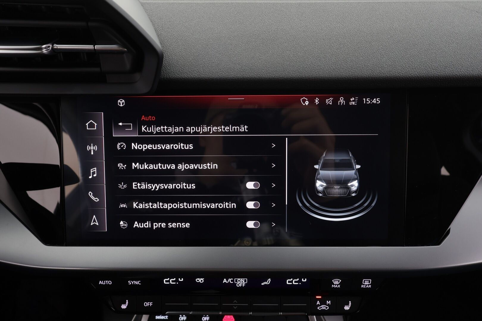 Audi A3 2024 Sportback Business 30 TFSI 81kW MHEV S tronic * ACC / P.tutka / LED / Sporttipenkit / Digimittaristo / Lohko+Sisä * - 1.Om Suomi-auto / Kahdet renkaat aluvanteilla / Merkkihuollettu