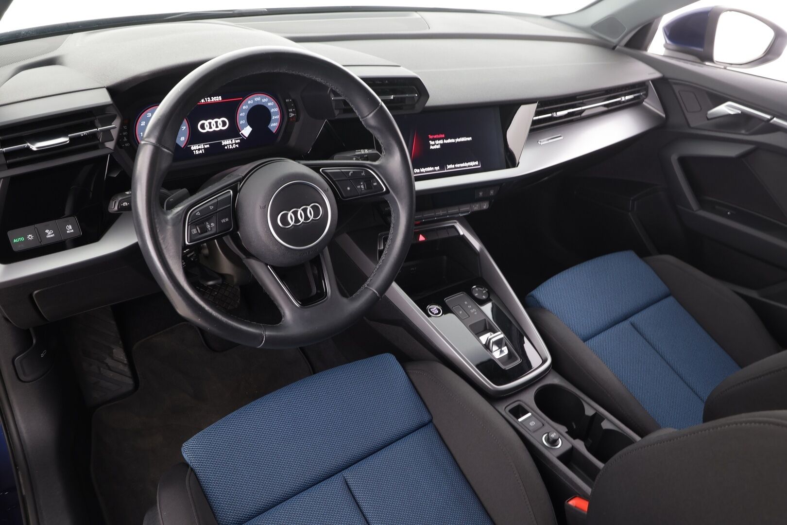 Audi A3 2024 Sportback Business 30 TFSI 81kW MHEV S tronic * ACC / P.tutka / LED / Sporttipenkit / Digimittaristo / Lohko+Sisä * - 1.Om Suomi-auto / Kahdet renkaat aluvanteilla / Merkkihuollettu