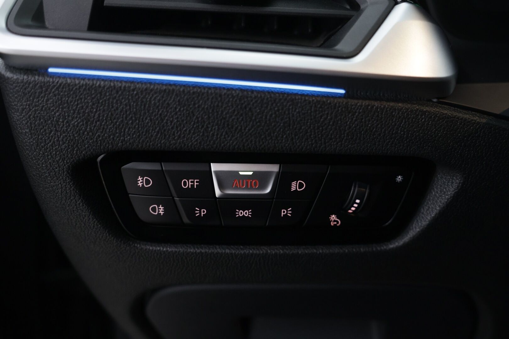 BMW 330 2021 G21 Touring 330e A Charged Edition - Digimittaristo | Sport-penkit | Navi | Tutkat