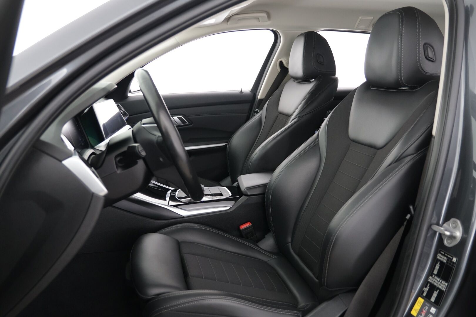 BMW 330 2021 G21 Touring 330e A Charged Edition - Digimittaristo | Sport-penkit | Navi | Tutkat