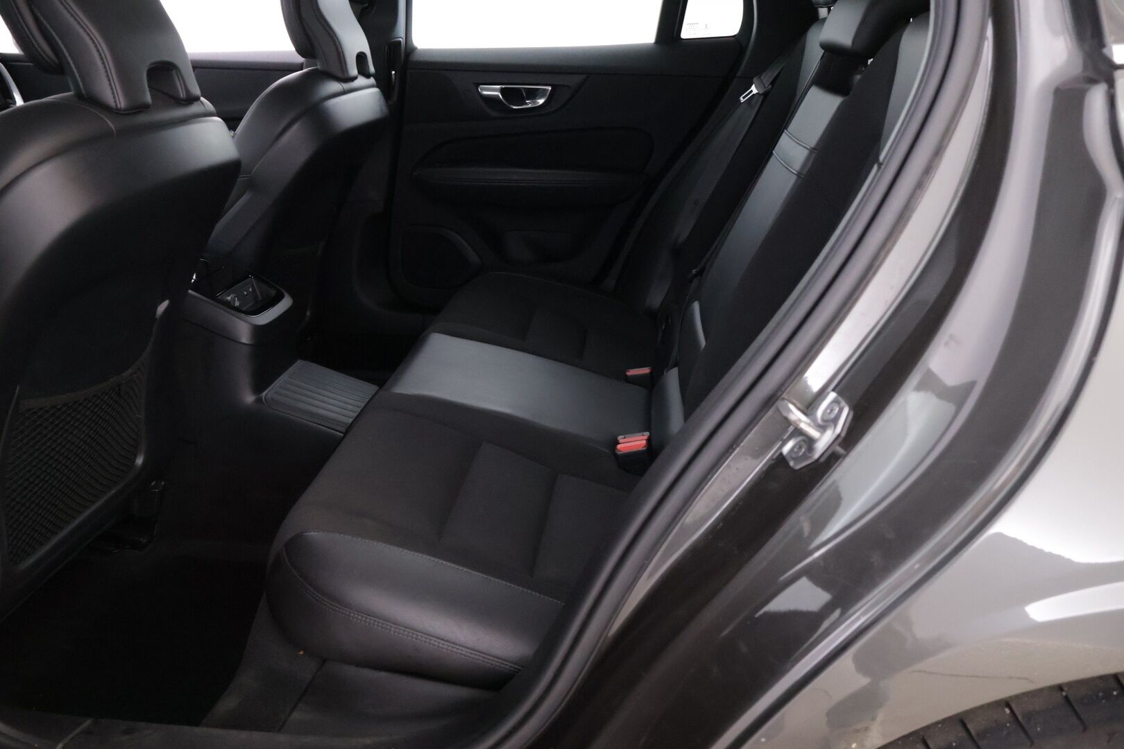 Volvo V60 2020 T6 TwE AWD 340hv Momentum Advance * Webasto / VOC / Alletaittuva Vetokoukku / Adapt. Vakkari * - Kahdet merkkirenkaat! / Hyvin huollettu! / Jakopää juuri tehty!!