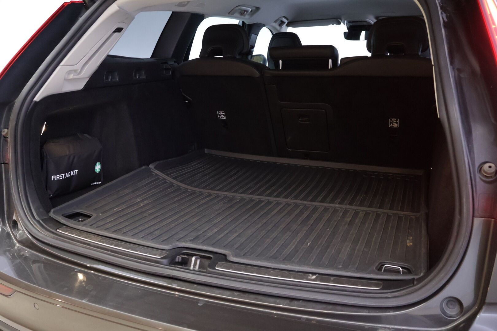 Volvo V60 2020 T6 TwE AWD 340hv Momentum Advance * Webasto / VOC / Alletaittuva Vetokoukku / Adapt. Vakkari * - Kahdet merkkirenkaat! / Hyvin huollettu! / Jakopää juuri tehty!!