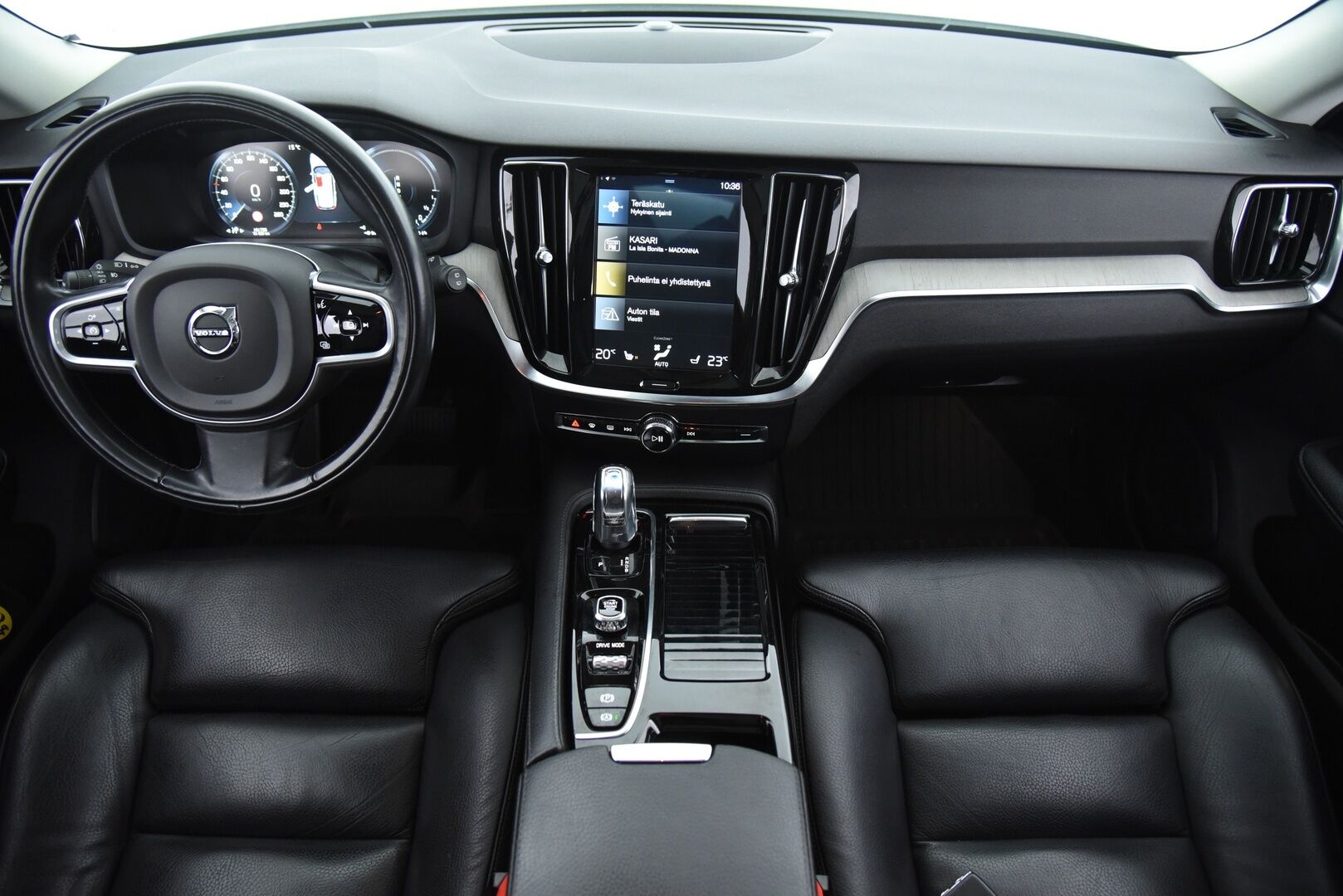 Volvo V60 2019 T8 TwE AWD Inscription / Webasto / Adapt.vakkari / Sport Nahkapenkit / Navi / Koukku / Panorama - 2x alumiinivanteet / Hihna juuri tehty!