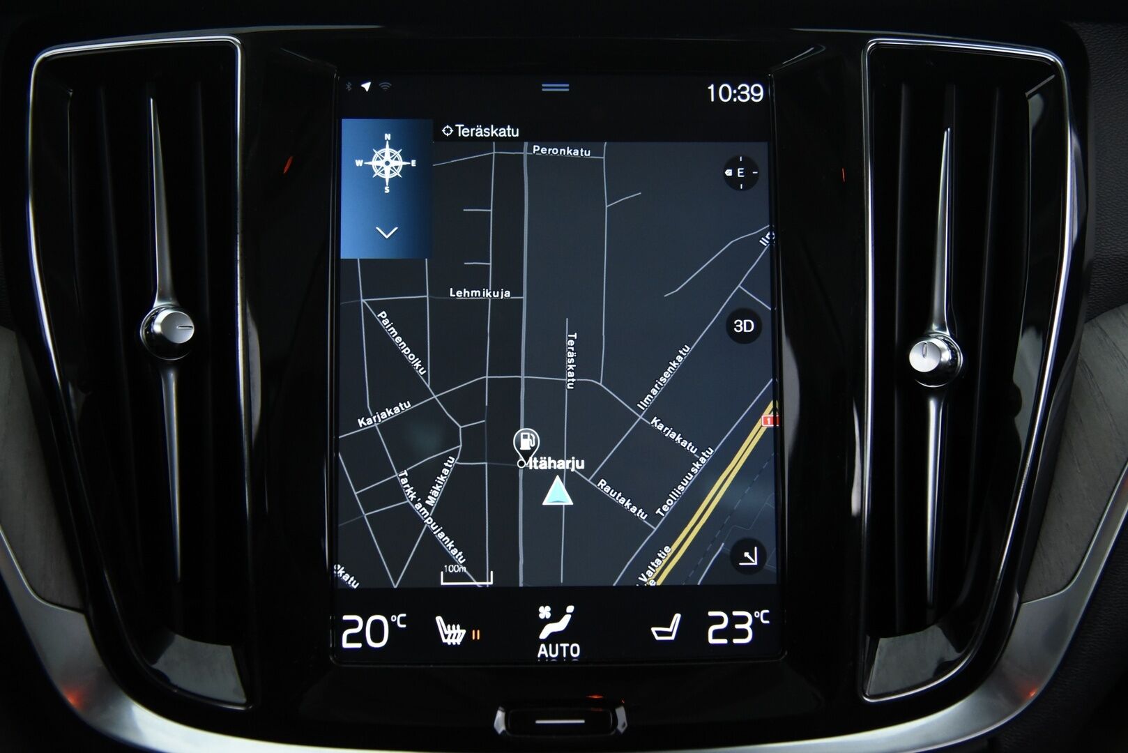 Volvo V60 2019 T8 TwE AWD Inscription / Webasto / Adapt.vakkari / Sport Nahkapenkit / Navi / Koukku / Panorama - 2x alumiinivanteet / Hihna juuri tehty!