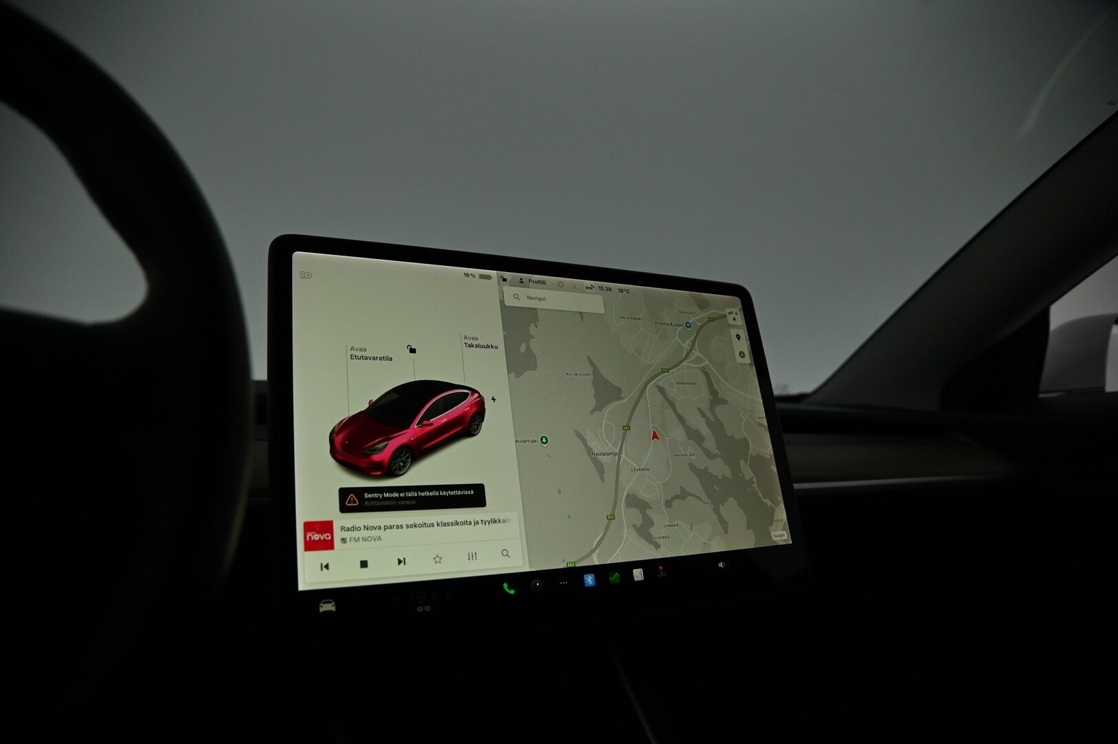 Tesla Model 3 2020 54 kWh Standard Range Plus *Vetokoukku / Autopilot / Lasikatto / Premium Audio* - Koukullinen nätti Tesla! / Kahdet erittäin hyvät renkaat!