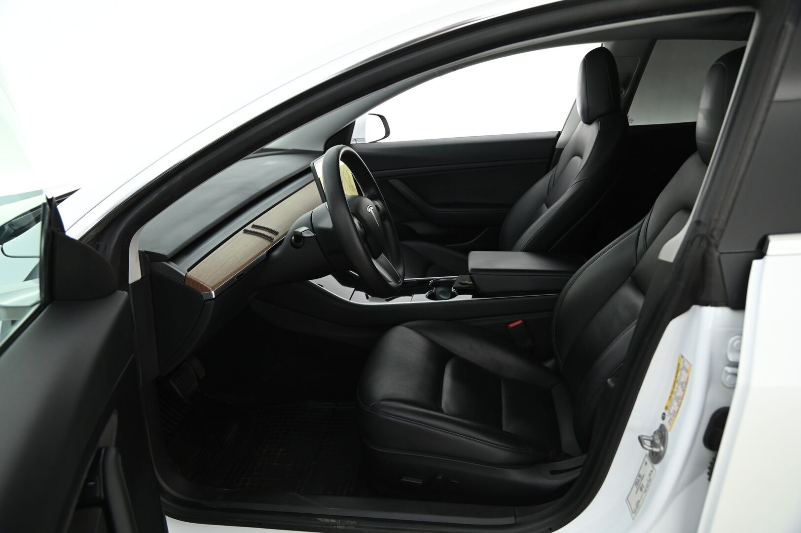 Tesla Model 3 2020 54 kWh Standard Range Plus *Vetokoukku / Autopilot / Lasikatto / Premium Audio* - Koukullinen nätti Tesla! / Kahdet erittäin hyvät renkaat!
