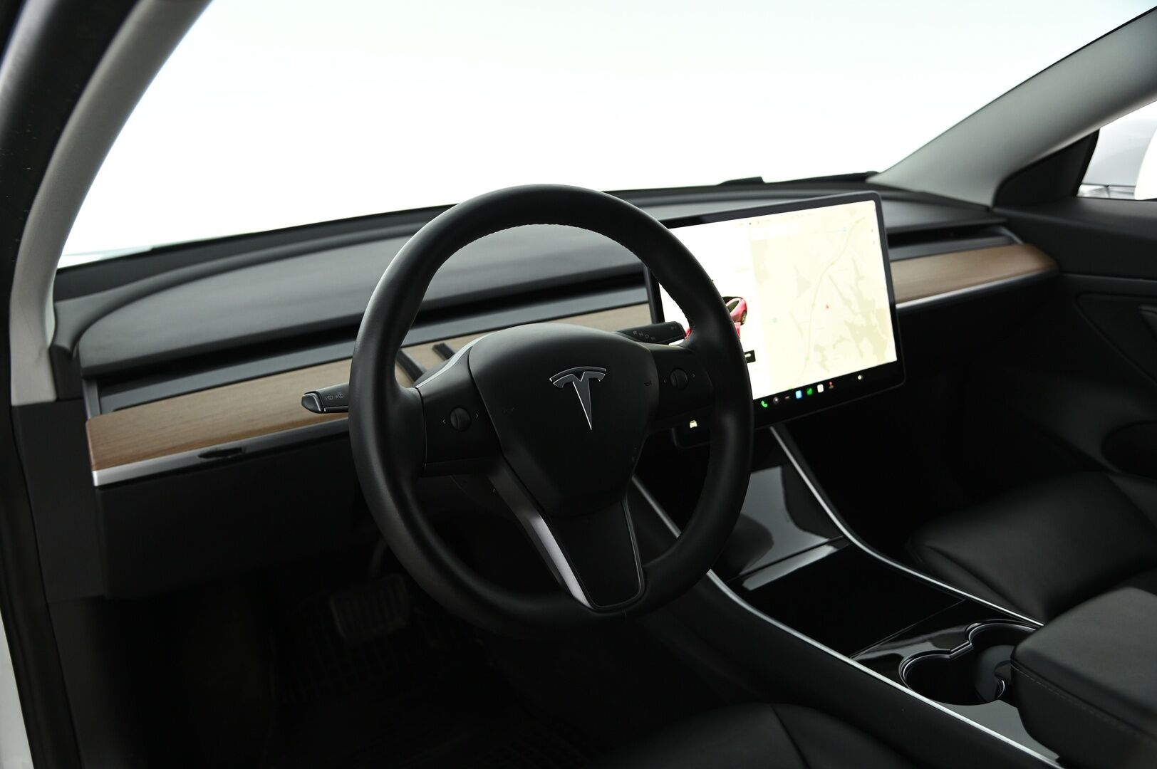 Tesla Model 3 2020 54 kWh Standard Range Plus *Vetokoukku / Autopilot / Lasikatto / Premium Audio* - Koukullinen nätti Tesla! / Kahdet erittäin hyvät renkaat!