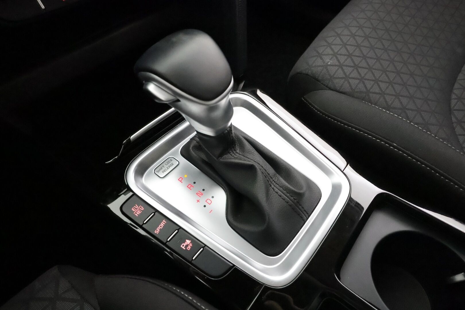 Kia Ceed 2020 1,6 GDI Plug-In Hybrid EX SW DCT * ACC / P.kamera / LED / Keyless / Kaistavahti / Ratinlämmitin * - Kahdet renkaat aluvanteilla / Merkkihuollettu