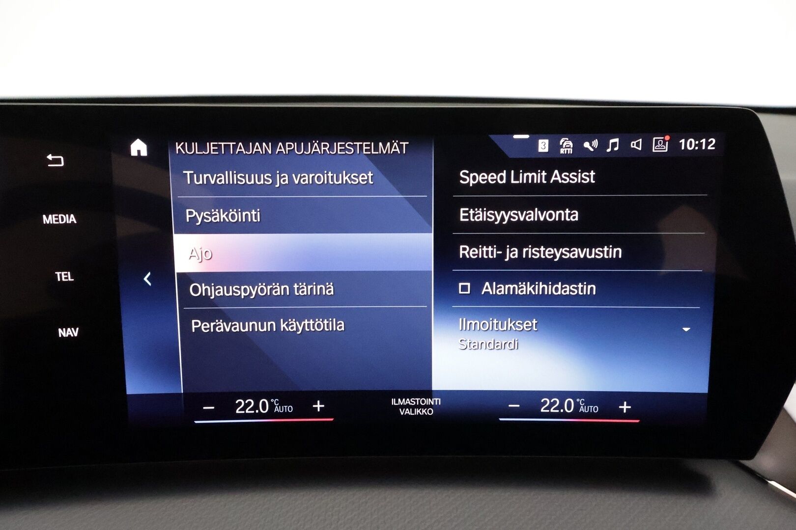 BMW X1 2023 U11 25e xDrive Charged Edition **Harman/Kardon / Adapt.Vakkari / LED / Koukku / P.kamera / Sporttipenkki Muistilla** - 3,99 % KORKOTARJOUS TÄHÄN AUTOON - 1-om Suomi-auto / 2x Latauskaapelit / Kahdet Renkaat / Merkkihuollettu!