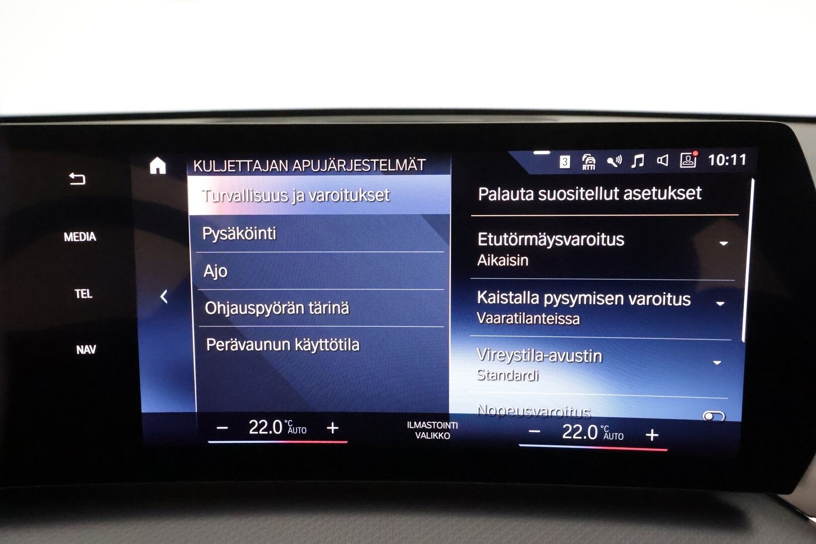 BMW X1 2023 U11 25e xDrive Charged Edition **Harman/Kardon / Adapt.Vakkari / LED / Koukku / P.kamera / Sporttipenkki Muistilla** - 3,99 % KORKOTARJOUS TÄHÄN AUTOON - 1-om Suomi-auto / 2x Latauskaapelit / Kahdet Renkaat / Merkkihuollettu!