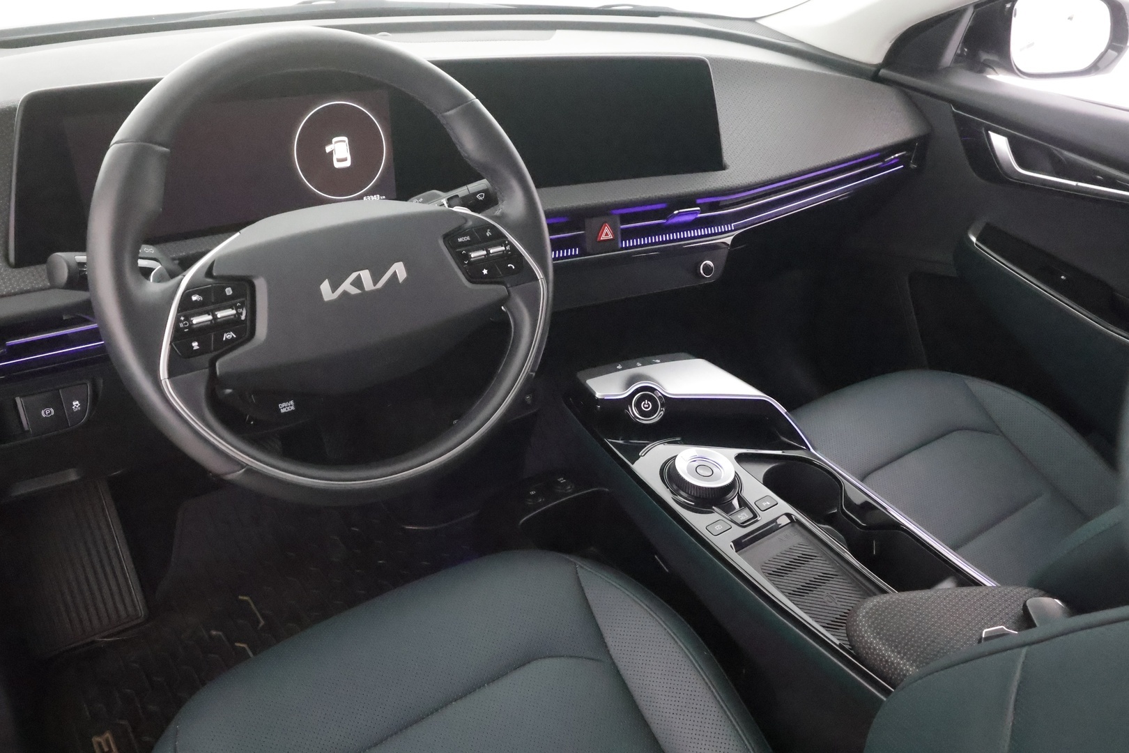 Kia EV6 2023 RWD 77 kWh 229 hv - | ACC | ILP | Koukku | Sähkönahat | Muistipenkki | Ambient light | HDA | P.kamera ja tutkat | Sähk. takaluukku | Merkkihuollot | 1-om suomiauto |