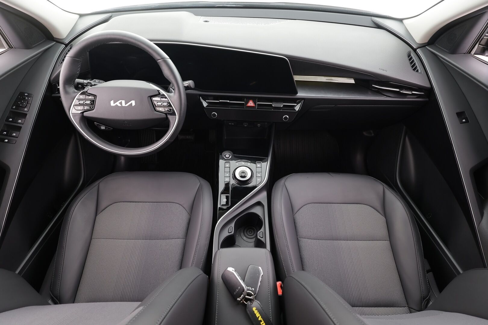 Kia Niro 2023 EX 64,8kWh 204hv Premium - | ACC | ILP | Koukku | Sähköpenkki | Puolinahat | LED | V2L | HDA | P.kamera | Keyless | Sähk. takaluukku | Merkkihuollot | 2x renkaat aluin |