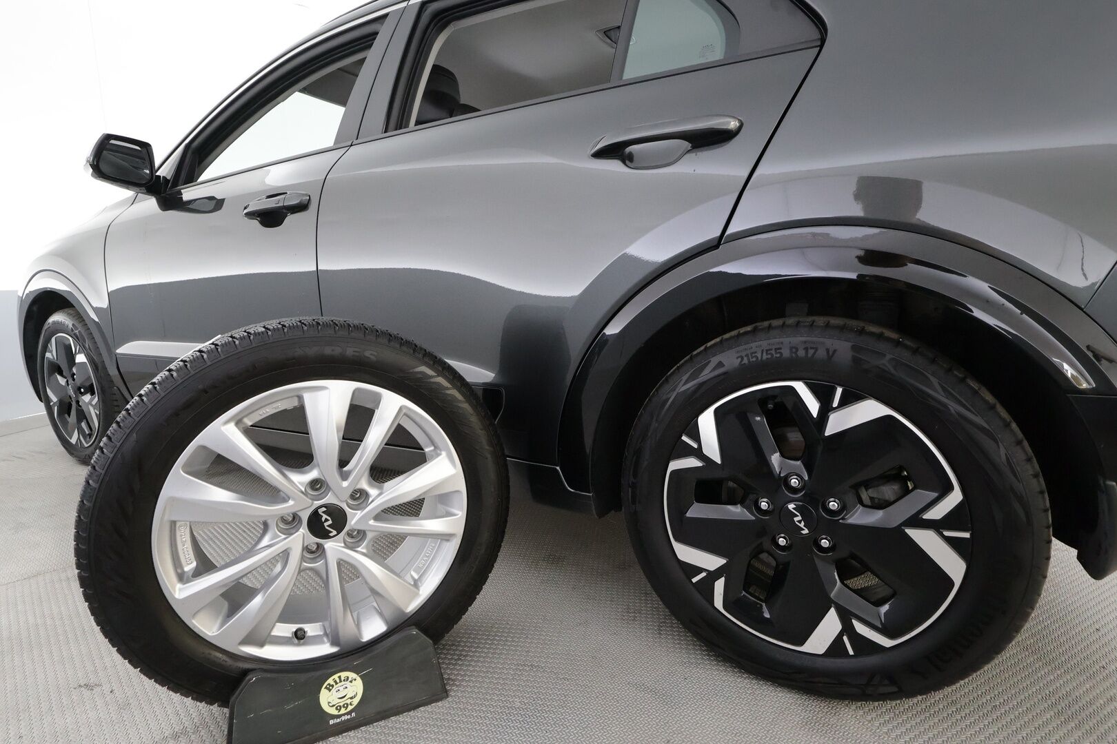 Kia Niro 2023 EX 64,8kWh 204hv Premium - | ACC | ILP | Koukku | Sähköpenkki | Puolinahat | LED | V2L | HDA | P.kamera | Keyless | Sähk. takaluukku | Merkkihuollot | 2x renkaat aluin |
