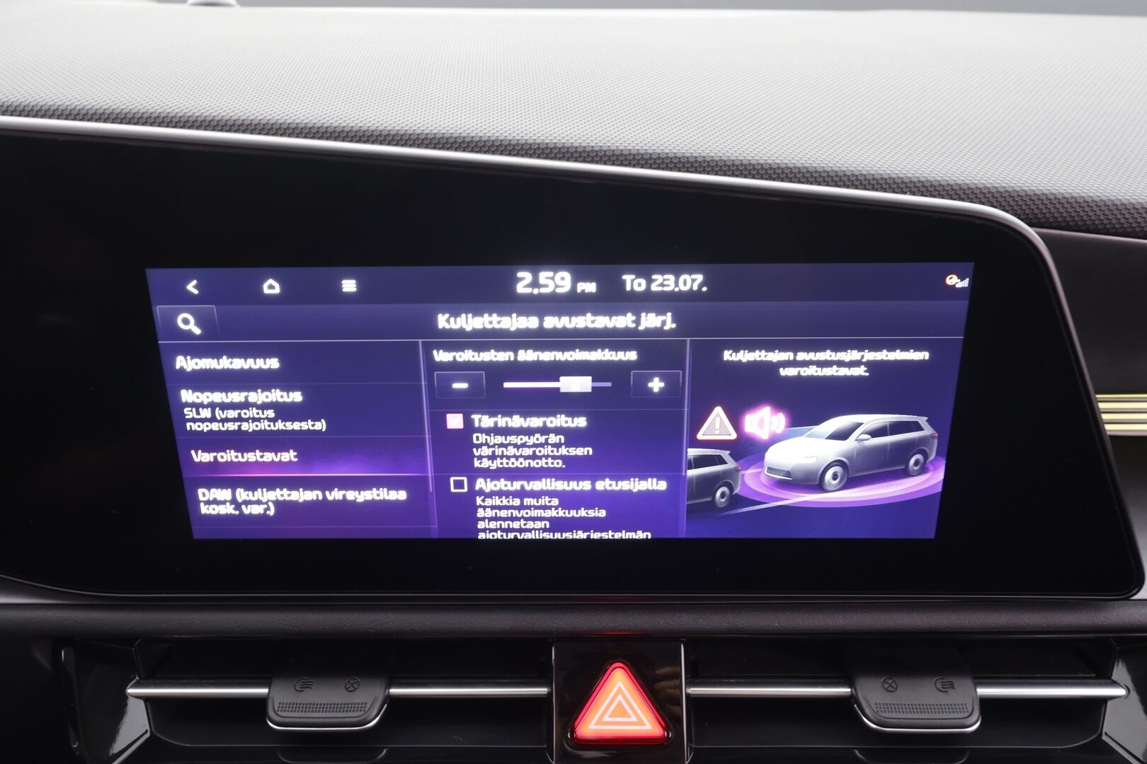 Kia Niro 2023 EX 64,8kWh 204hv Premium - | ACC | ILP | Koukku | Sähköpenkki | Puolinahat | LED | V2L | HDA | P.kamera | Keyless | Sähk. takaluukku | Merkkihuollot | 2x renkaat aluin |