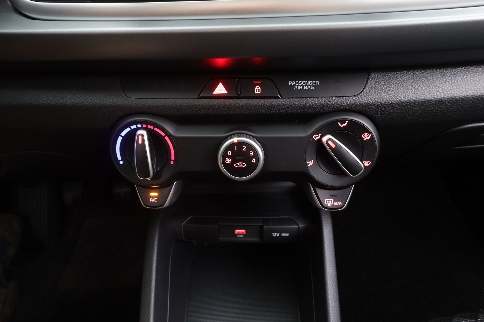 Kia Rio 2024 1,2 LX - | Vakkari | Ilmastointi | Lämm. ratti | BT | Penkinlämmittimet | Merkkihuollot | Suomiauto | Kahdet renkaat | 