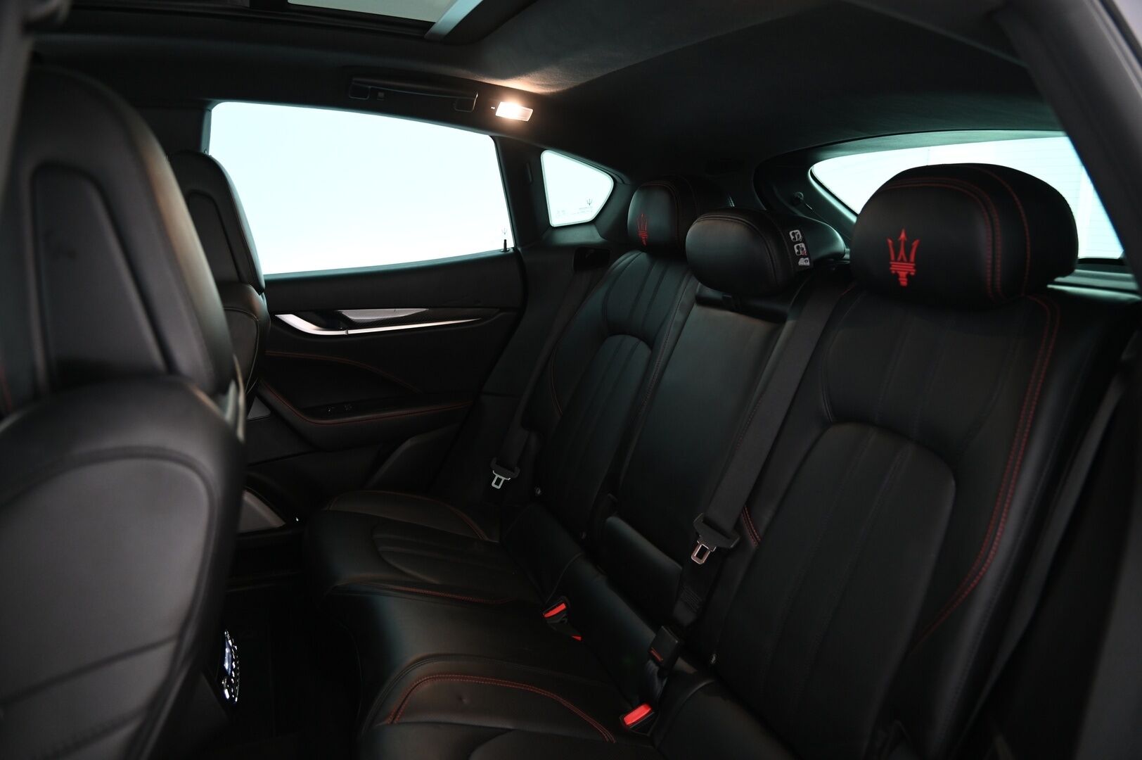 Maserati Levante 2017 3.0 Diesel AWD* Bowers&Wilkins / ACC / Panorama / Vetokoukku* - 3,99 % KORKOTARJOUS TÄHÄN AUTOON - *ALV / 2x renkaat&alumiinivanteet*