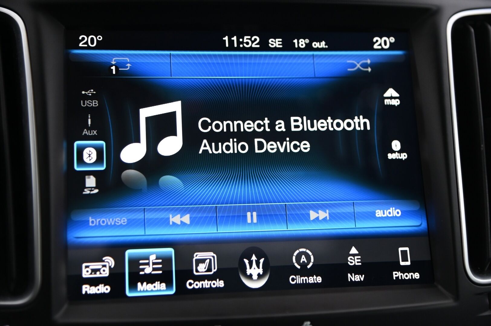 Maserati Levante 2017 3.0 Diesel AWD* Bowers&Wilkins / ACC / Panorama / Vetokoukku* - 3,99 % KORKOTARJOUS TÄHÄN AUTOON - *ALV / 2x renkaat&alumiinivanteet*