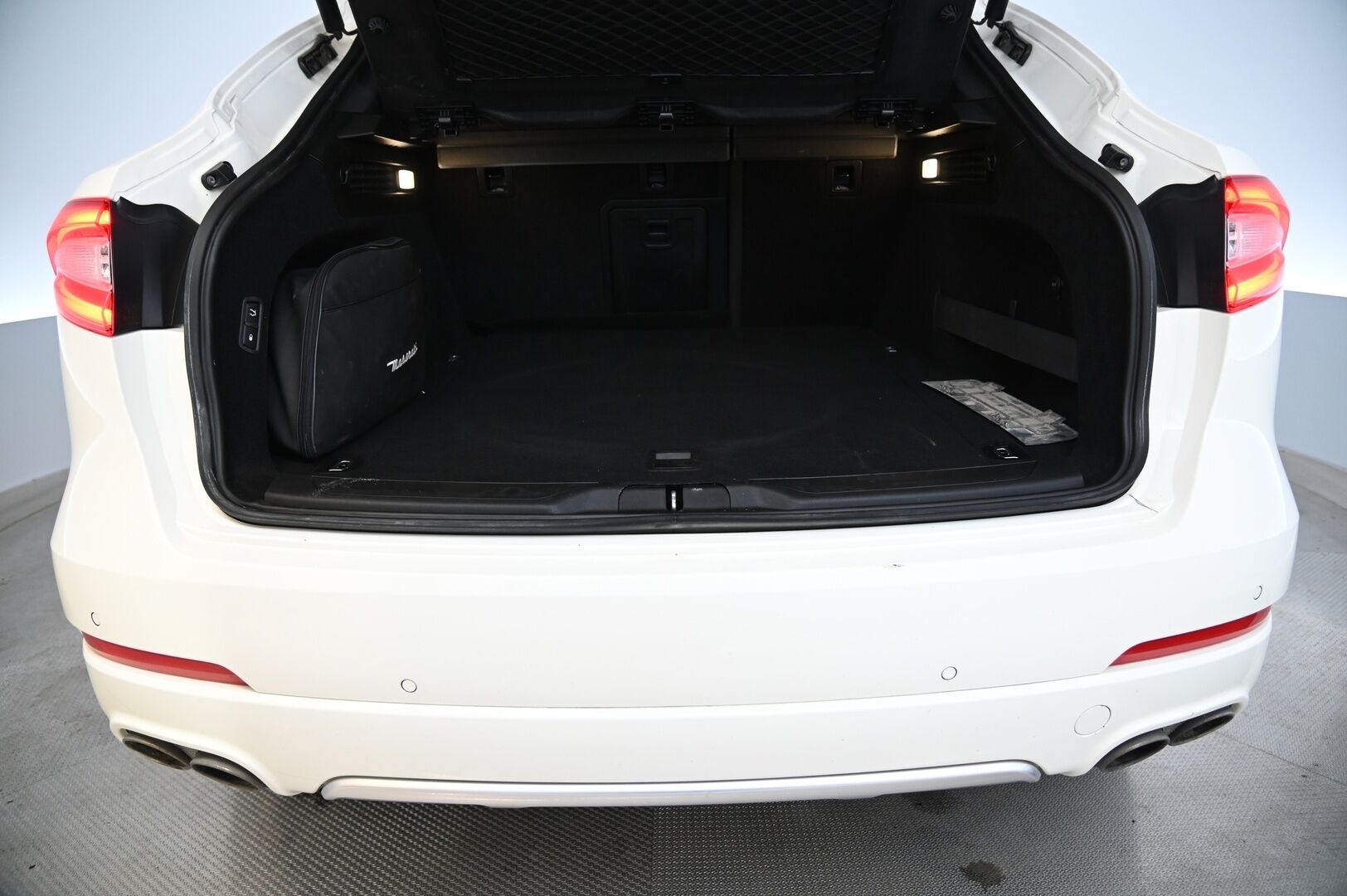 Maserati Levante 2017 3.0 Diesel AWD* Bowers&Wilkins / ACC / Panorama / Vetokoukku* - 3,99 % KORKOTARJOUS TÄHÄN AUTOON - *ALV / 2x renkaat&alumiinivanteet*