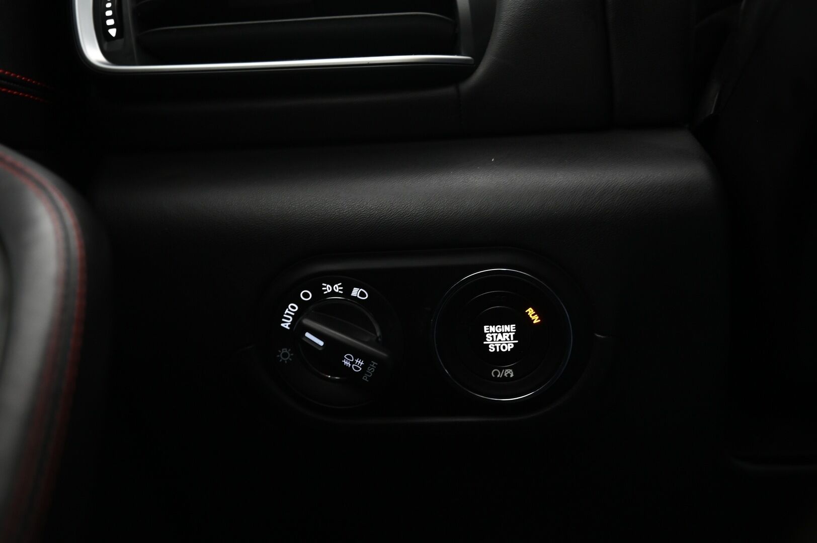 Maserati Levante 2017 3.0 Diesel AWD* Bowers&Wilkins / ACC / Panorama / Vetokoukku* - 3,99 % KORKOTARJOUS TÄHÄN AUTOON - *ALV / 2x renkaat&alumiinivanteet*