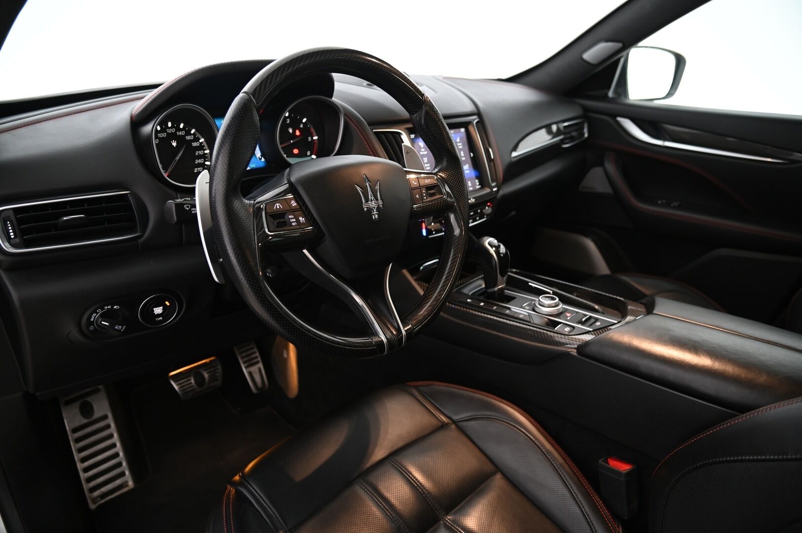 Maserati Levante 2017 3.0 Diesel AWD* Bowers&Wilkins / ACC / Panorama / Vetokoukku* - 3,99 % KORKOTARJOUS TÄHÄN AUTOON - *ALV / 2x renkaat&alumiinivanteet*