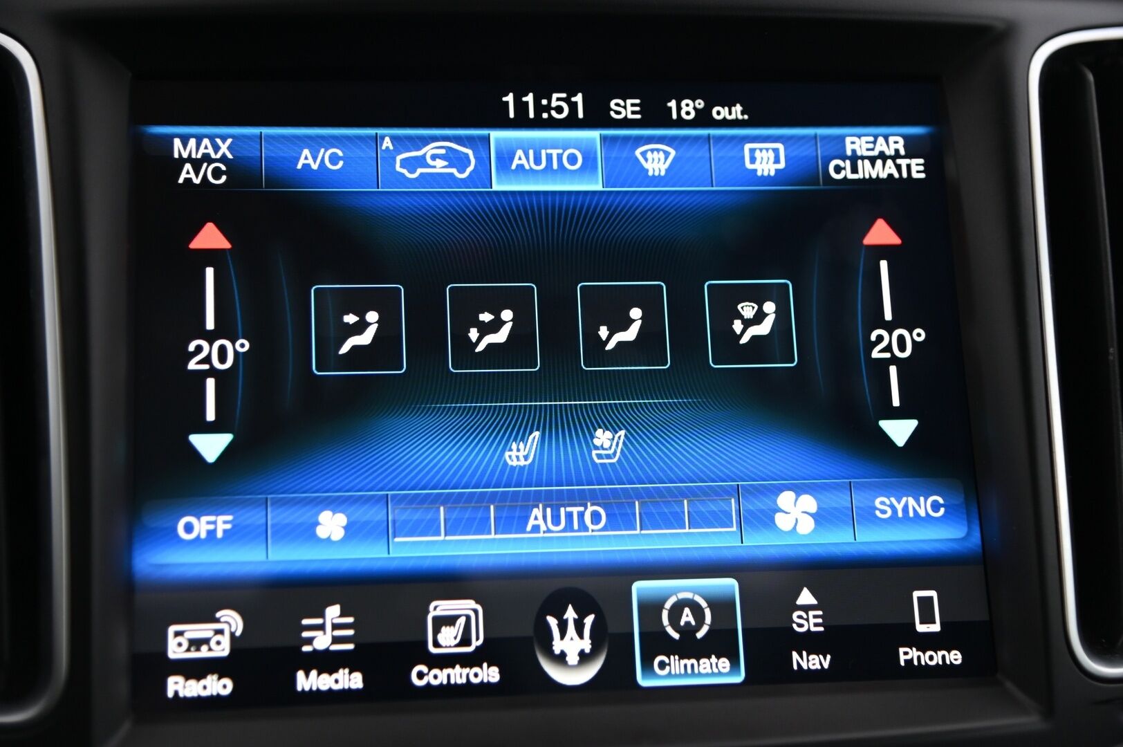 Maserati Levante 2017 3.0 Diesel AWD* Bowers&Wilkins / ACC / Panorama / Vetokoukku* - 3,99 % KORKOTARJOUS TÄHÄN AUTOON - *ALV / 2x renkaat&alumiinivanteet*