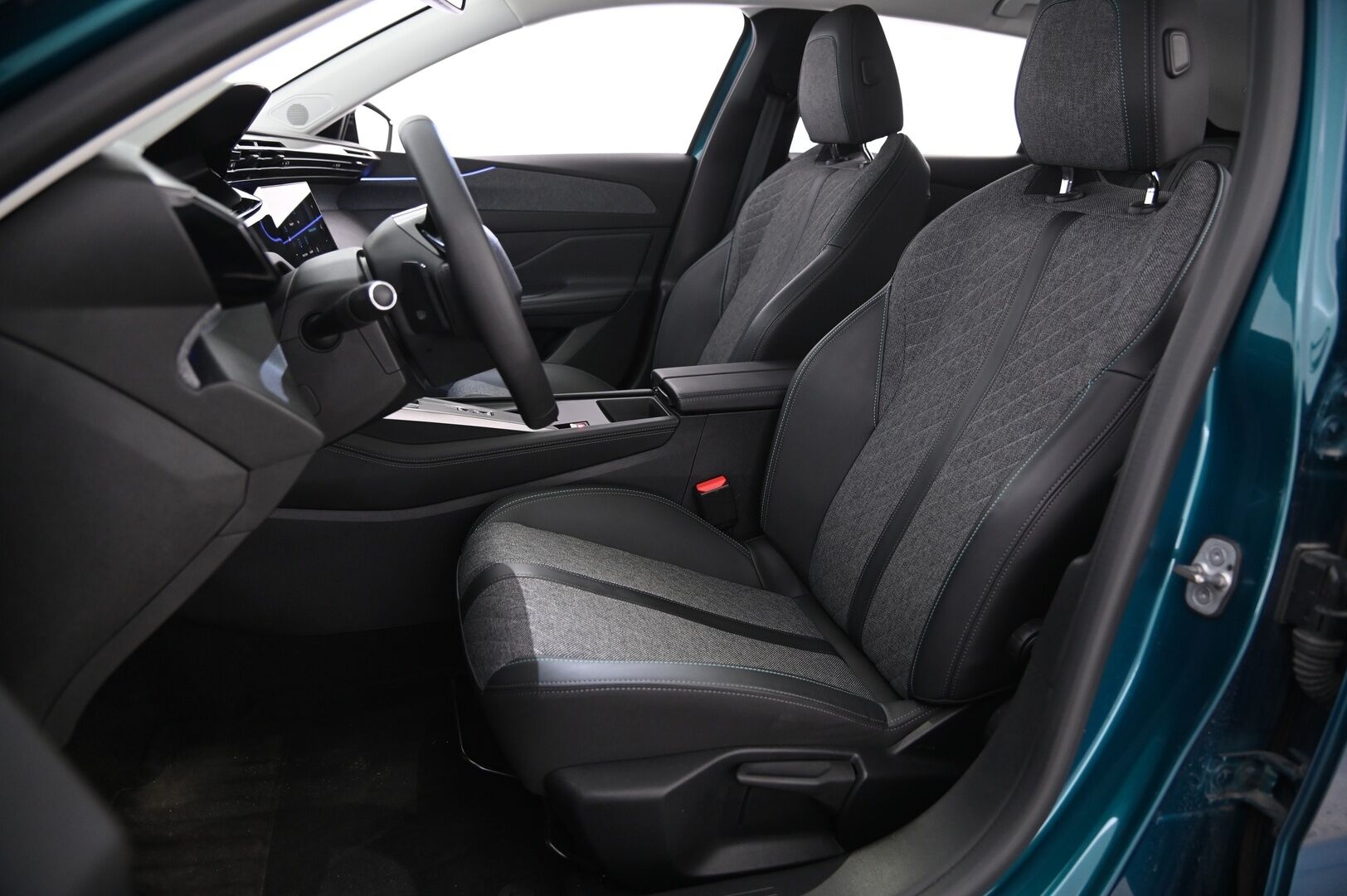 Peugeot 408 2023 Allure Pack PureTech 130 EAT8-automaatti - ACC | 360° | Lohkolämmitin | Lämmitettävä ratti | Osanahat | Merkkhuollot