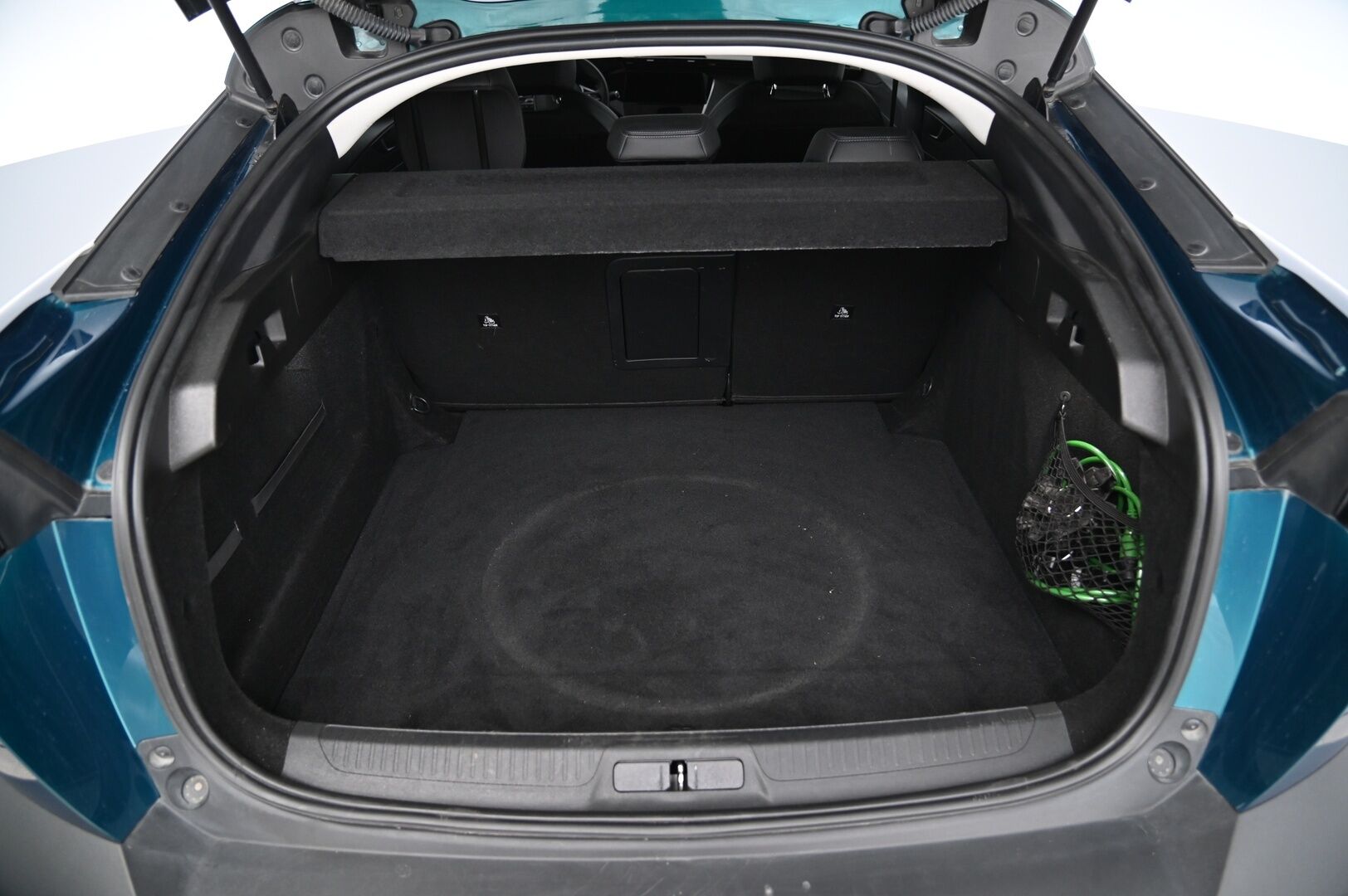 Peugeot 408 2023 Allure Pack PureTech 130 EAT8-automaatti - ACC | 360° | Lohkolämmitin | Lämmitettävä ratti | Osanahat | Merkkhuollot