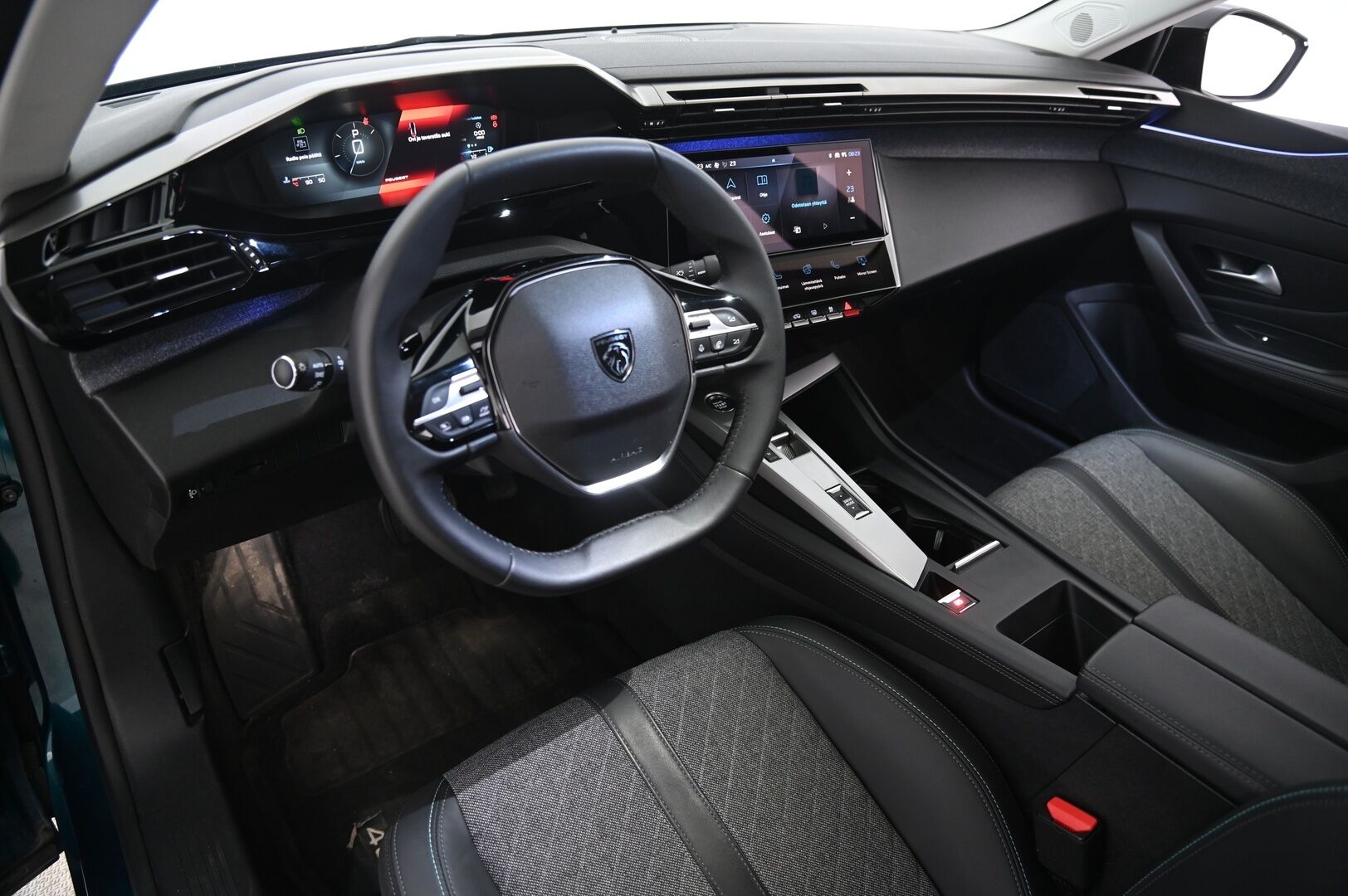 Peugeot 408 2023 Allure Pack PureTech 130 EAT8-automaatti - ACC | 360° | Lohkolämmitin | Lämmitettävä ratti | Osanahat | Merkkhuollot