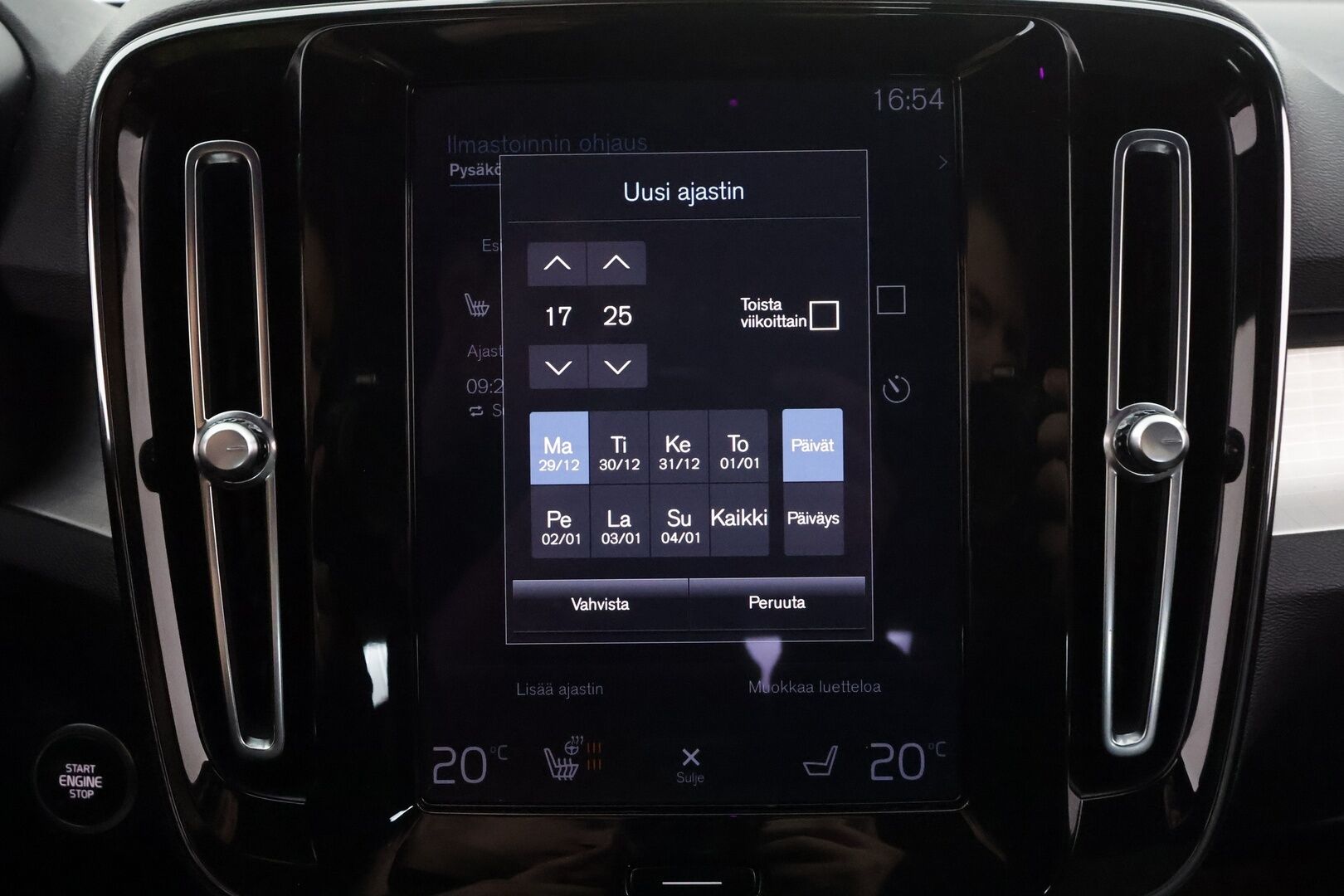 Volvo XC40 2024 T5 TwE Plus Dark aut * ACC / LED / P.kamera / Navi / Kaistavahti / Digimittaristo / Keyless * - 1-om Suomi-auto / 2x Latauskaapelit / Kahdet renkaat aluvanteilla / Merkkihuollot 