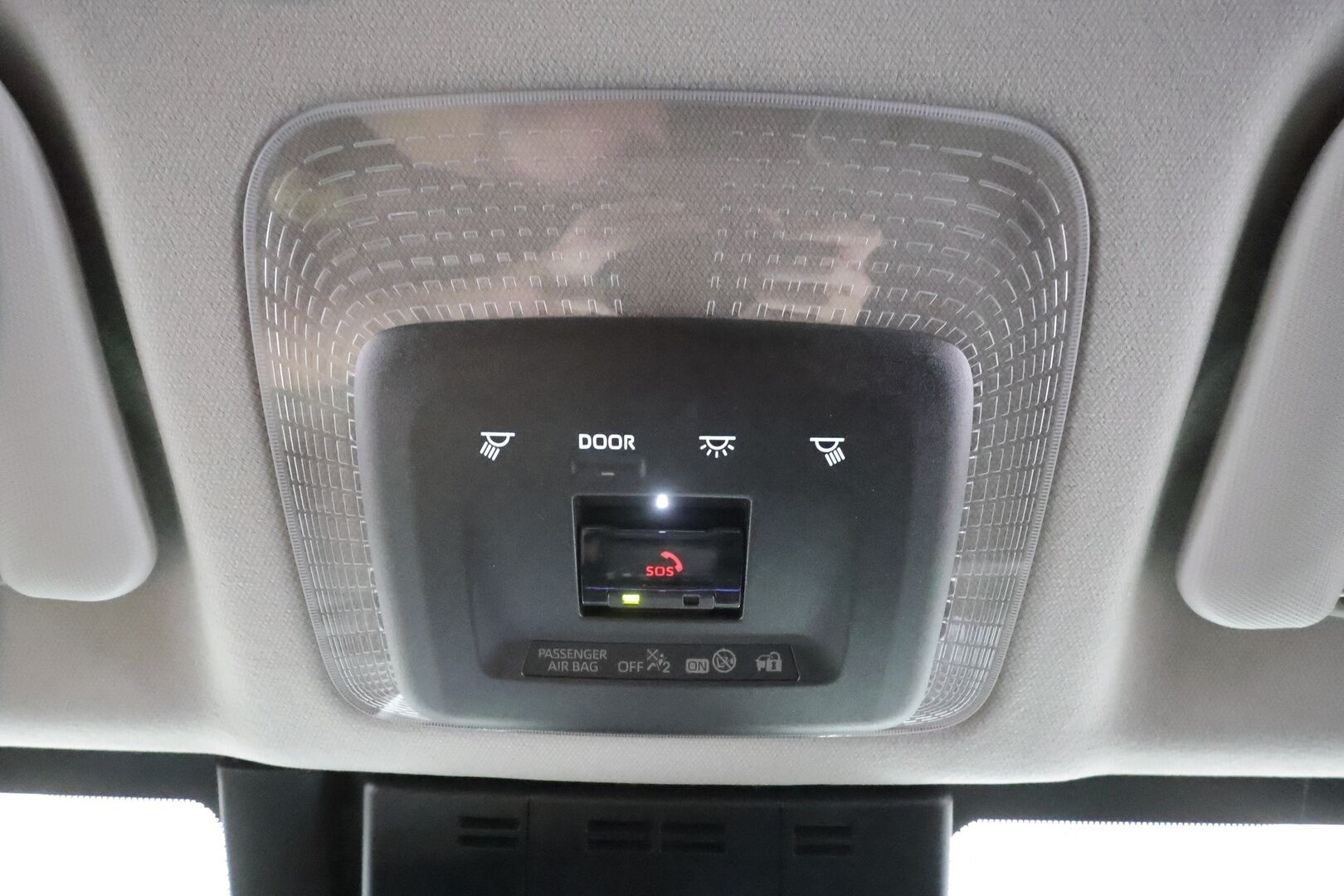 Toyota Prius Plug-in 2023 Hybrid Style - | Lohkolämmitin | ACC | LED | P.Kamera | Sähköpenkki | Kaistavahti | Katveavustin | Navi | Keyless | Suomi-auto | 2x Latauskaapelit | Kahdet renkaat | Merkkihuollot |