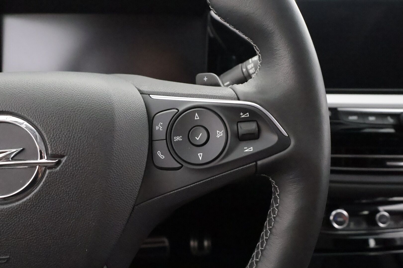 Opel Grandland 2023 Design&Tech 225 PHEV FWD A8 - | ACC | Lane Assist | BSM | P.kamera | Navi | Digimittaristo | LED | Apple & Android | Lämm. ratti | Lämm. tuulilasi | 2x renkaat aluin | 