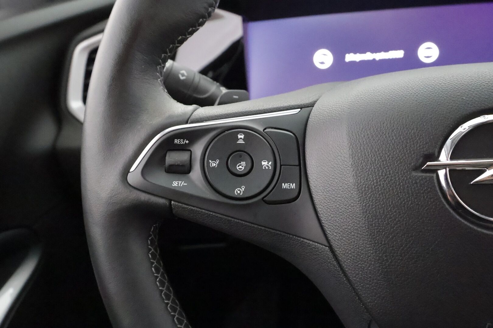 Opel Grandland 2023 Design&Tech 225 PHEV FWD A8 - | ACC | Lane Assist | BSM | P.kamera | Navi | Digimittaristo | LED | Apple & Android | Lämm. ratti | Lämm. tuulilasi | 2x renkaat aluin | 