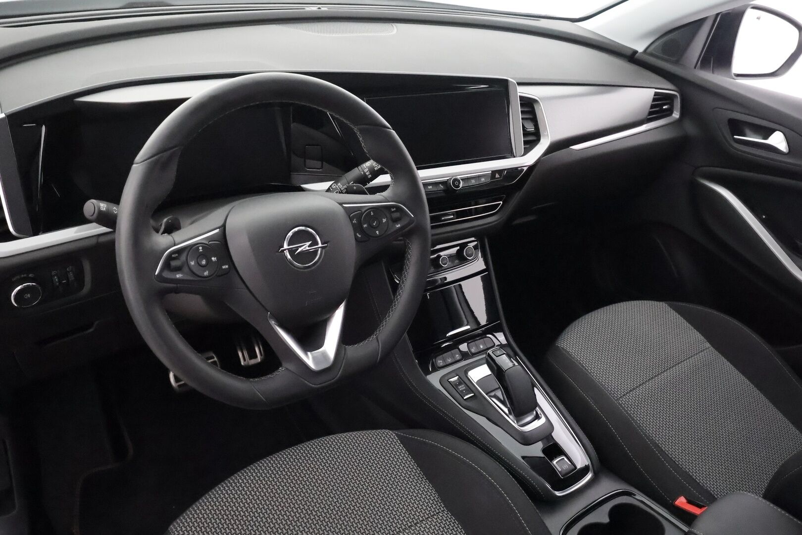 Opel Grandland 2023 Design&Tech 225 PHEV FWD A8 - | ACC | Lane Assist | BSM | P.kamera | Navi | Digimittaristo | LED | Apple & Android | Lämm. ratti | Lämm. tuulilasi | 2x renkaat aluin | 