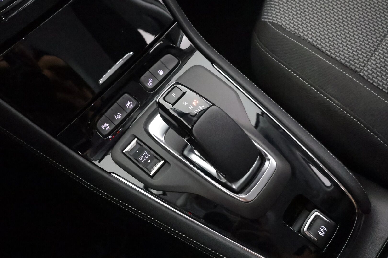 Opel Grandland 2023 Design&Tech 225 PHEV FWD A8 - | ACC | Lane Assist | BSM | P.kamera | Navi | Digimittaristo | LED | Apple & Android | Lämm. ratti | Lämm. tuulilasi | 2x renkaat aluin | 