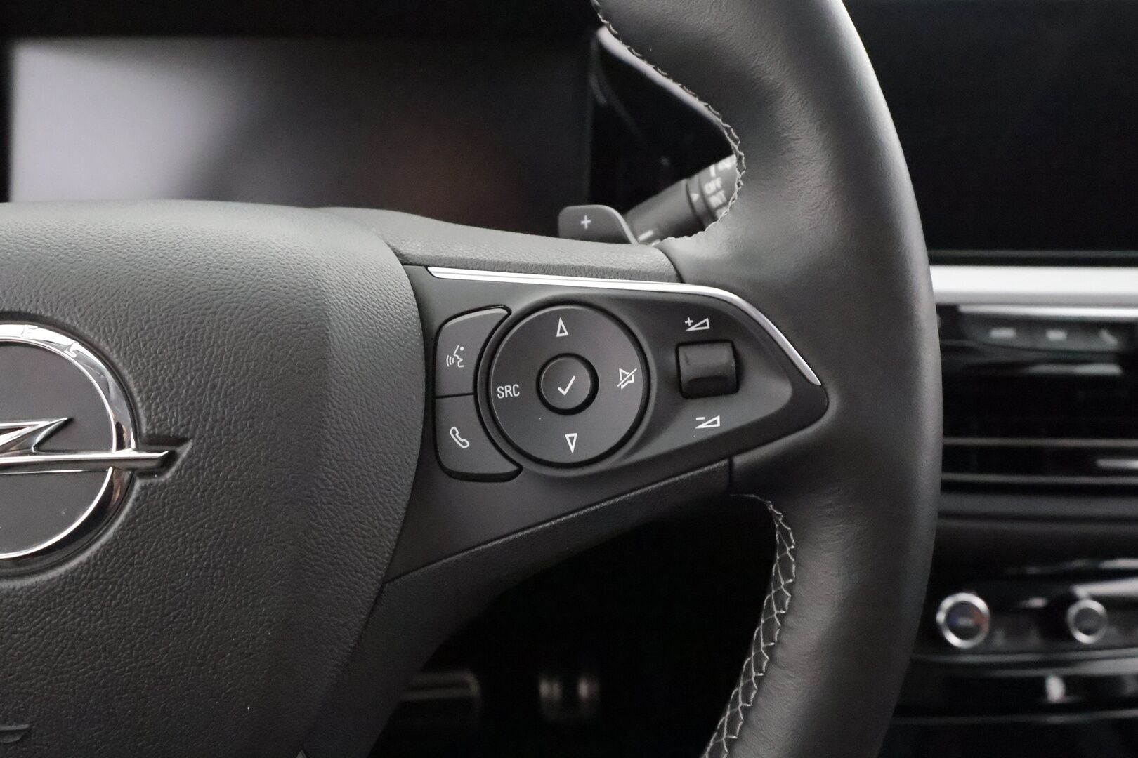 Opel Grandland 2023 Design&Tech 225 PHEV FWD A8 - | ACC | Lane Assist | BSM | P.kamera | Navi | Digimittaristo | LED | Apple & Android | Lämm. ratti | Lämm. tuulilasi | 2x renkaat aluin | 
