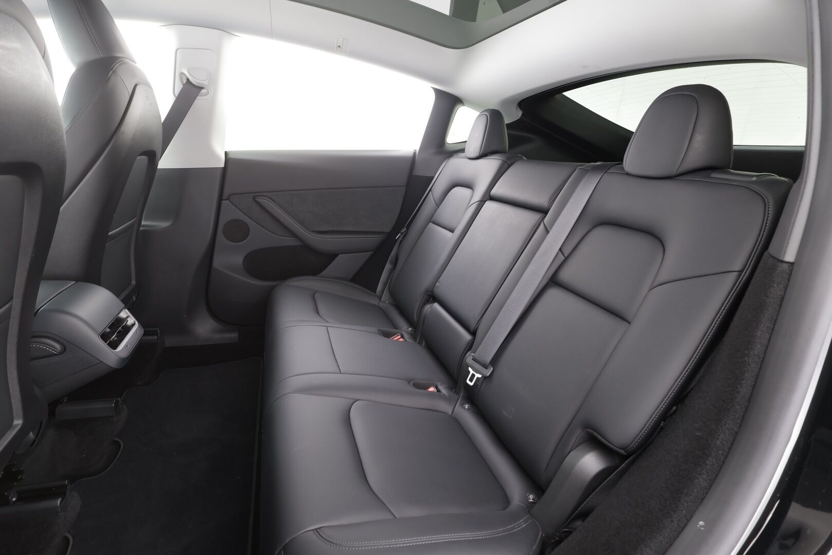 Tesla Model Y 2023 Long Range - | ACC | ILP | Koukku | Matrix | Ryzen | Lasikatto | Premium audio | Sähkönahat | Muistipenkki | P.kamera | 1-om suomiauto | 