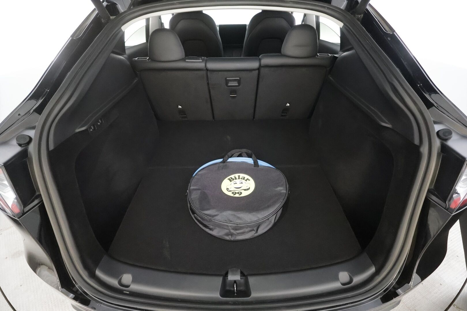 Tesla Model Y 2023 Long Range - | ACC | ILP | Koukku | Matrix | Ryzen | Lasikatto | Premium audio | Sähkönahat | Muistipenkki | P.kamera | 1-om suomiauto | 