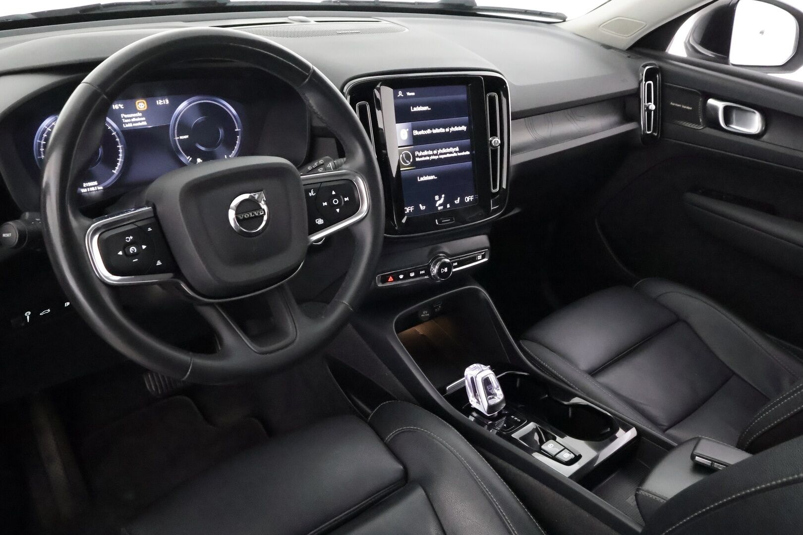 Volvo XC40 2024 T5 TwE Plus Bright aut - | ACC | Webasto | Koukku | H/K | P.Kamera | Muistipenkki | LED | Sporttinahat | Keyless | Apple&Android | suomi-auto | Kahdet Renkaat | Merkkihuollettu |