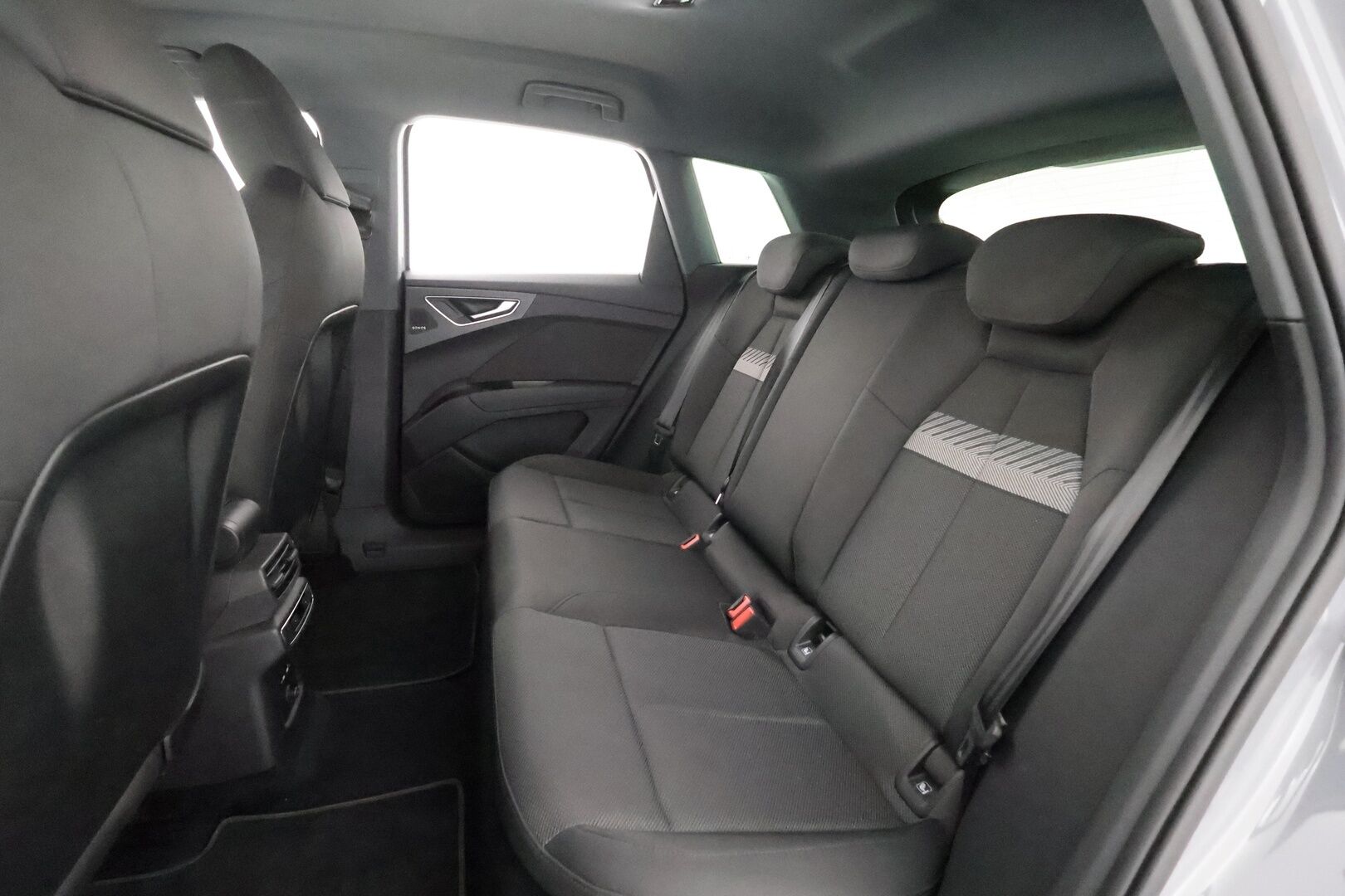 Audi Q4 e-tron 2023 40 e-tron - | ACC | ILP | Koukku | SONOS | Sporttipenkit | P.kamera | Digimittaristo | Kaistavahti | Pre Sense | LED | 1.om suomiauto | 2x renkaat aluin | ALV | 
