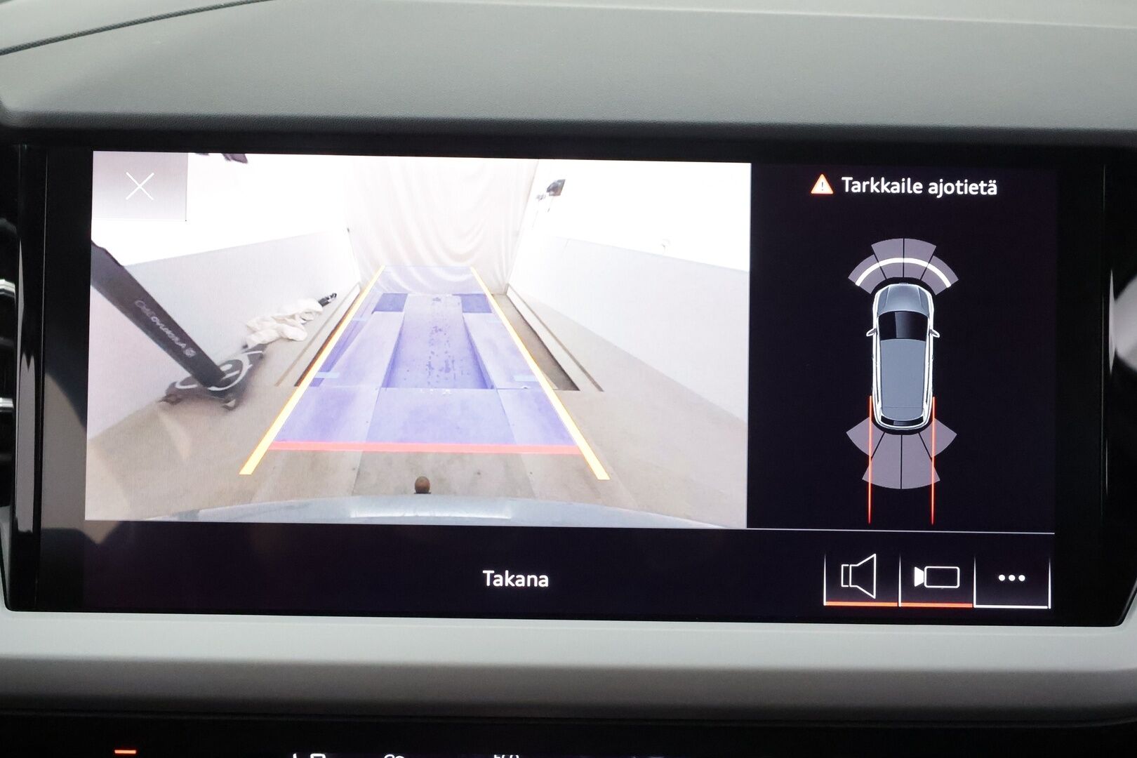 Audi Q4 e-tron 2023 40 e-tron - | ACC | ILP | Koukku | SONOS | Sporttipenkit | P.kamera | Digimittaristo | Kaistavahti | Pre Sense | LED | 1.om suomiauto | 2x renkaat aluin | ALV | 