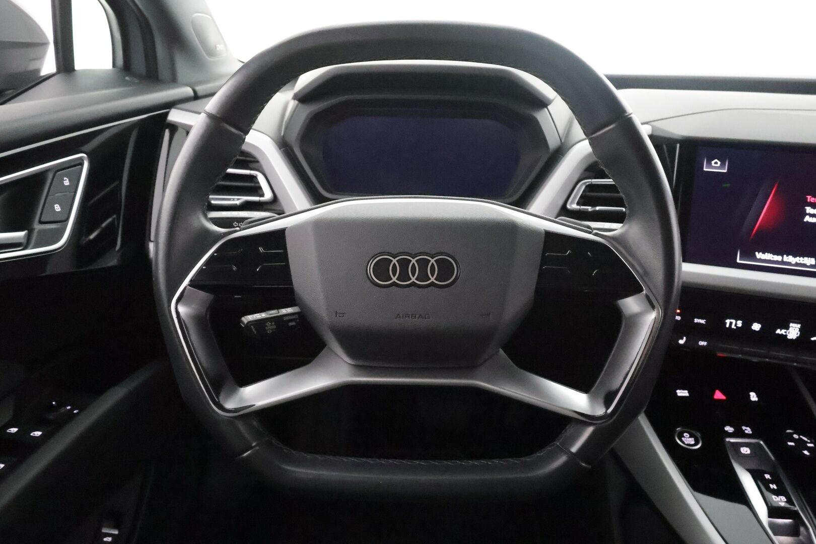 Audi Q4 e-tron 2023 40 e-tron - | ACC | ILP | Koukku | SONOS | Sporttipenkit | P.kamera | Digimittaristo | Kaistavahti | Pre Sense | LED | 1.om suomiauto | 2x renkaat aluin | ALV | 