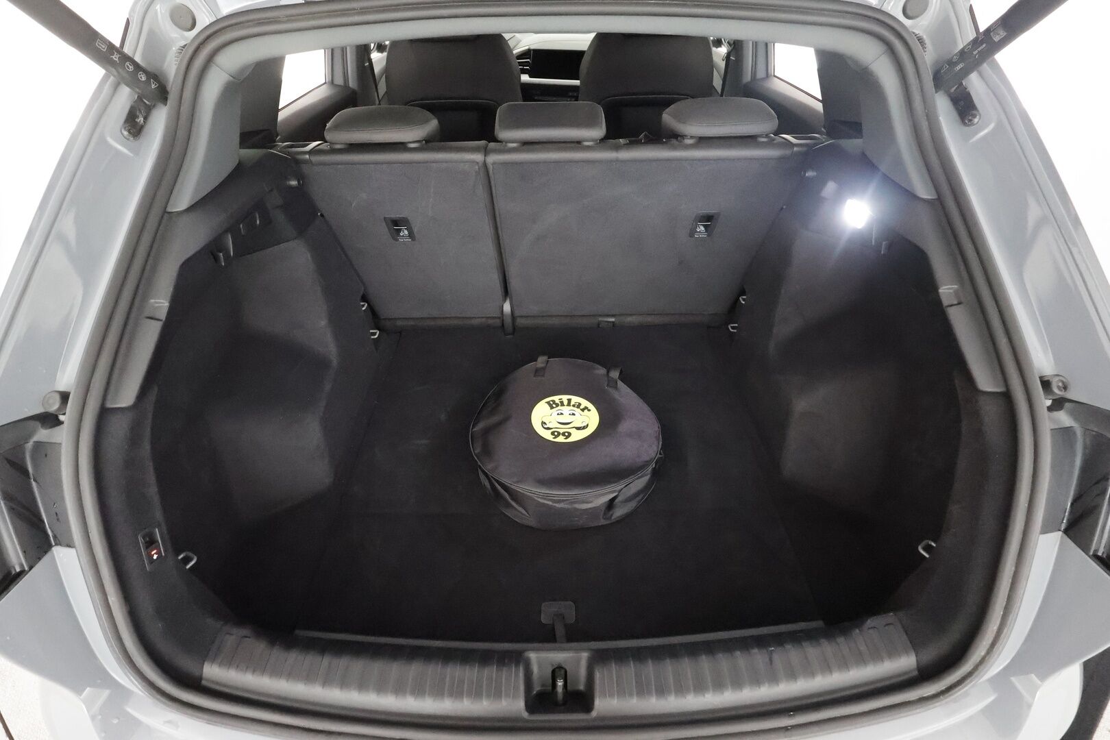 Audi Q4 e-tron 2023 40 e-tron - | ACC | ILP | Koukku | SONOS | Sporttipenkit | P.kamera | Digimittaristo | Kaistavahti | Pre Sense | LED | 1.om suomiauto | 2x renkaat aluin | ALV | 